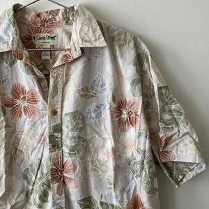 Cooke Street • Aloha/Hawaiian Button Down in Hibiscus Floral